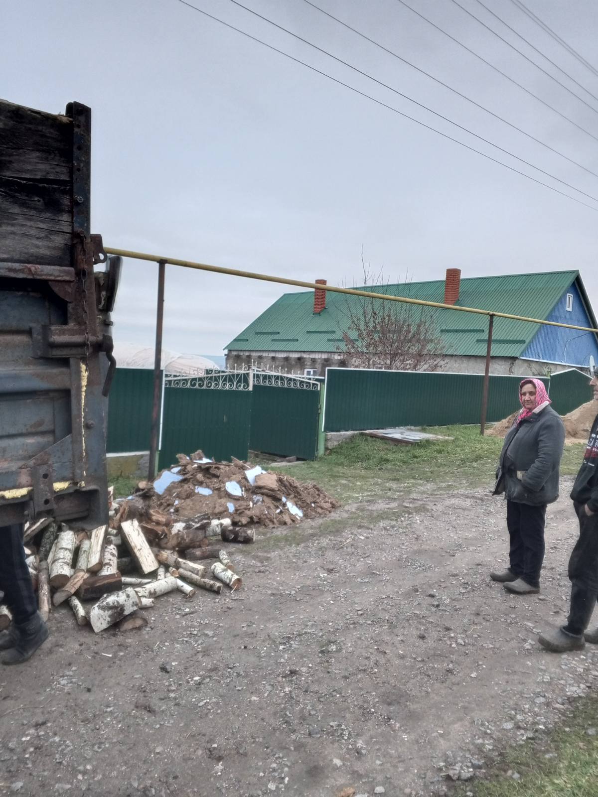 У Тарутинській громаді родини загиблих воїнів забезпечили дровами