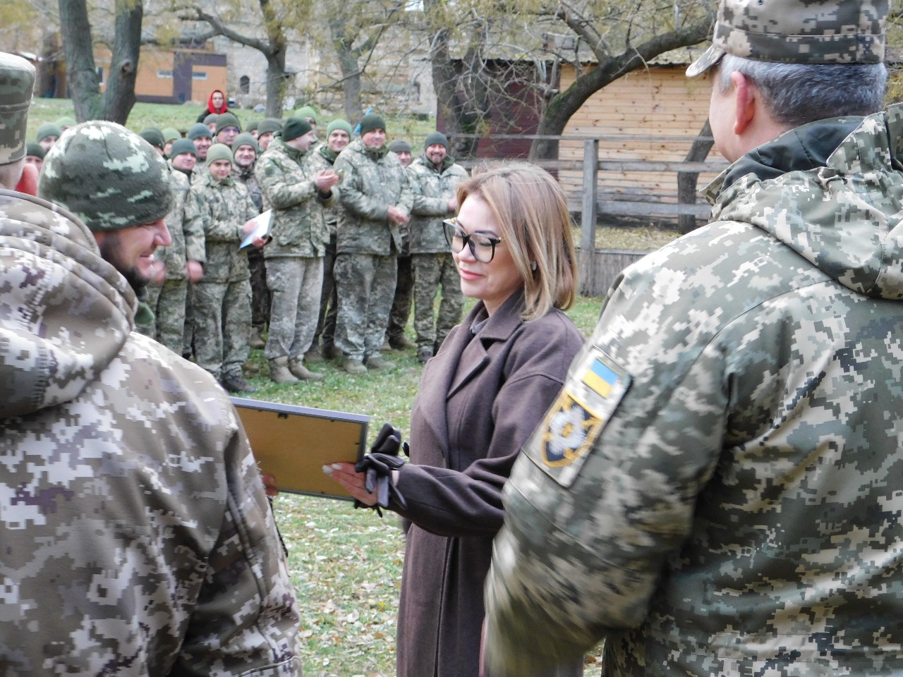 У Білгороді-Дністровському пройшов ритуал прощання командира з Бойовим Прапором військової частини 