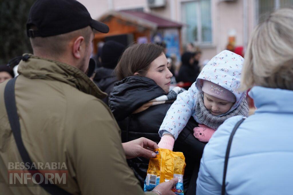 "Теплою дорогою до різдвяних свят": біля головної ялинки Аккермана сяяли посмішки та лунав дитячий сміх