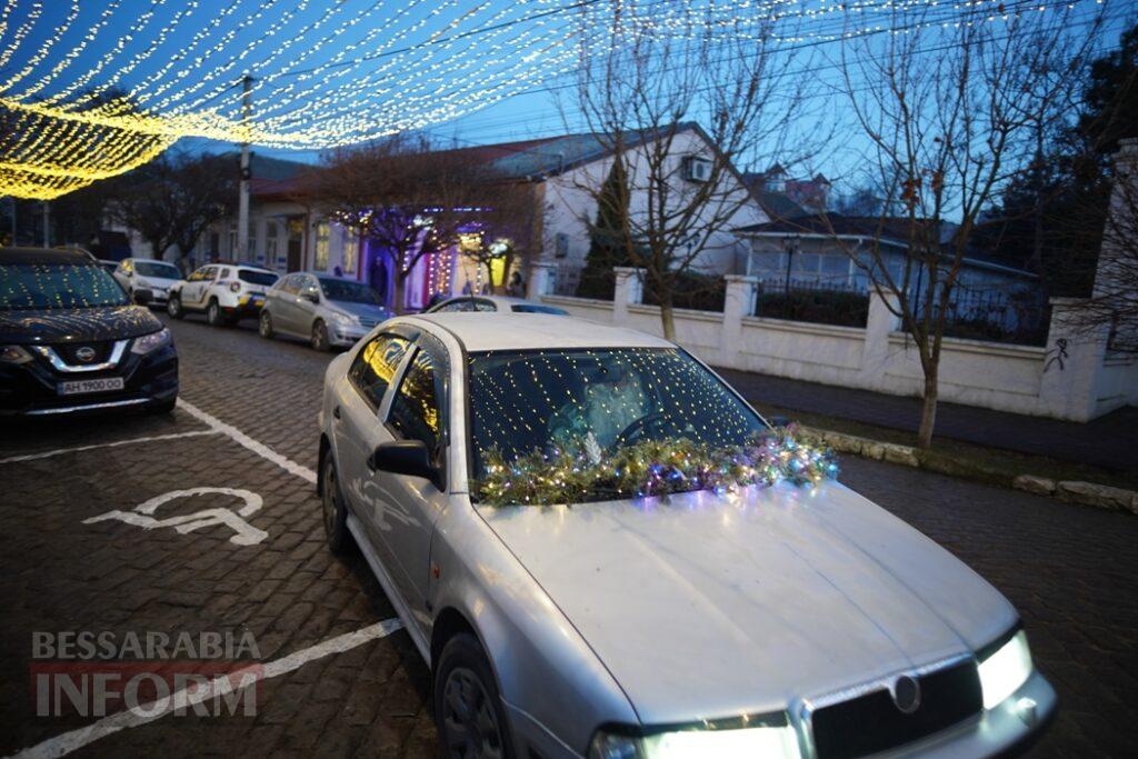 "Теплою дорогою до різдвяних свят": біля головної ялинки Аккермана сяяли посмішки та лунав дитячий сміх