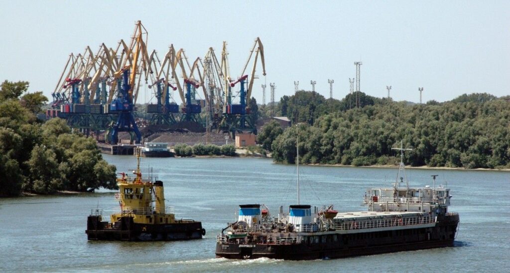 Якою буде подальша доля найбільшого річкового перевізника - інтерв'ю з новим директором УДП, захисником "Азовсталі", звільненим з полону - Ігорем Чертовим