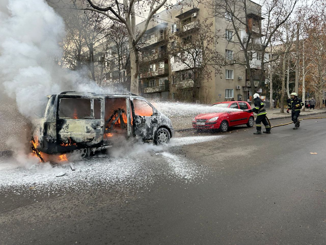 В Ізмаїлі палала чорна автівка