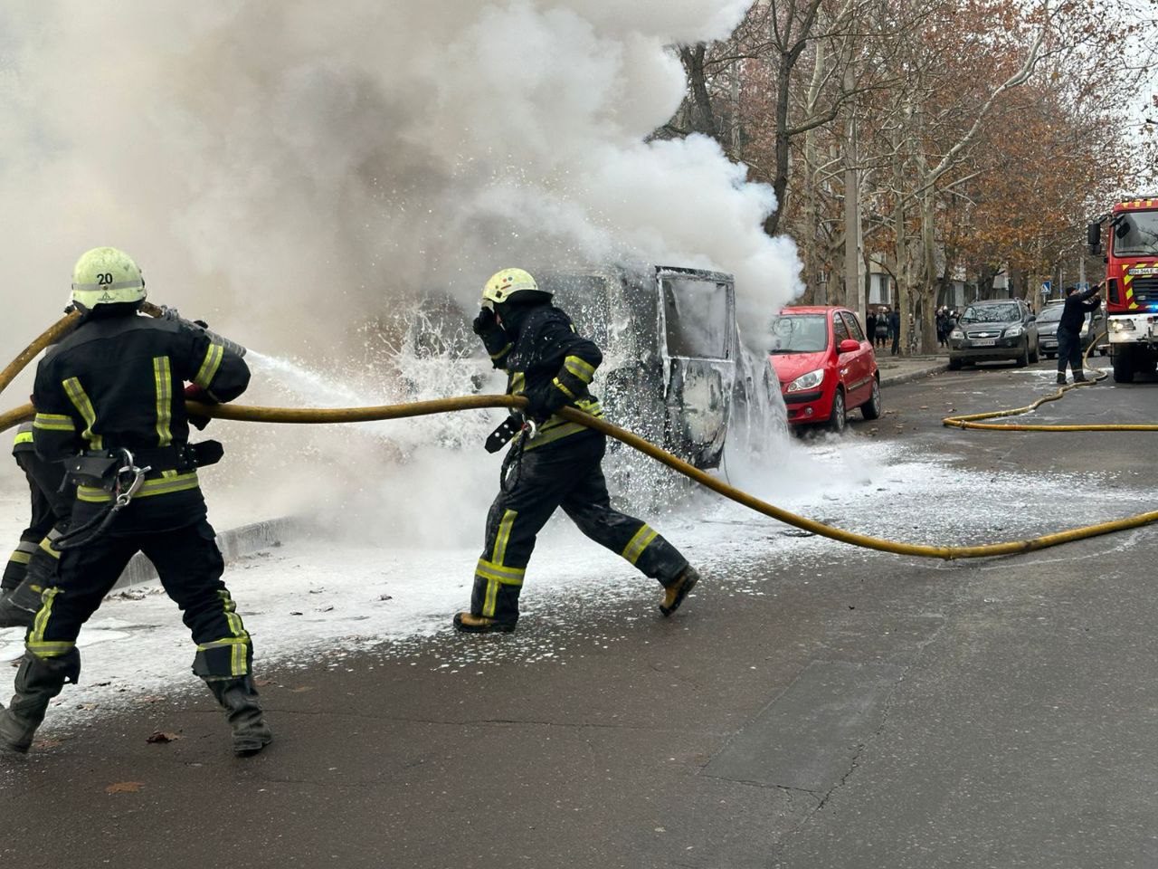 В Ізмаїлі палала чорна автівка