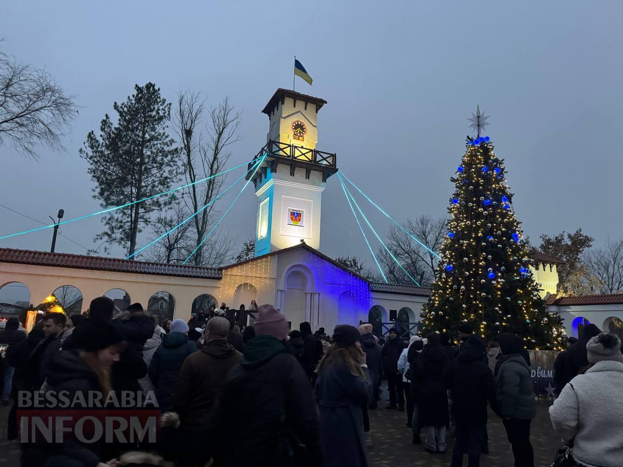 В Арцизі відкриття головної ялинки дало старт роботі резиденції Святого Миколая - як отримати подарунок