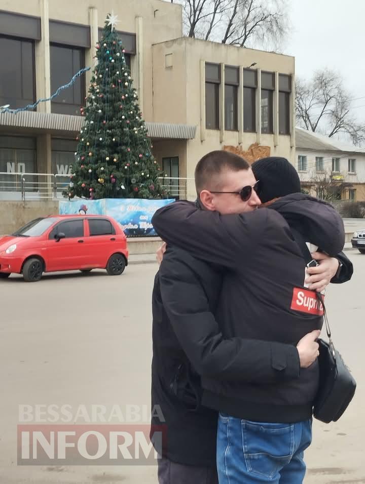 Передноворічне диво: до Татарбунарів повернувся військовий Владислав Бондар, якого росія засудила до 20 років тюрми