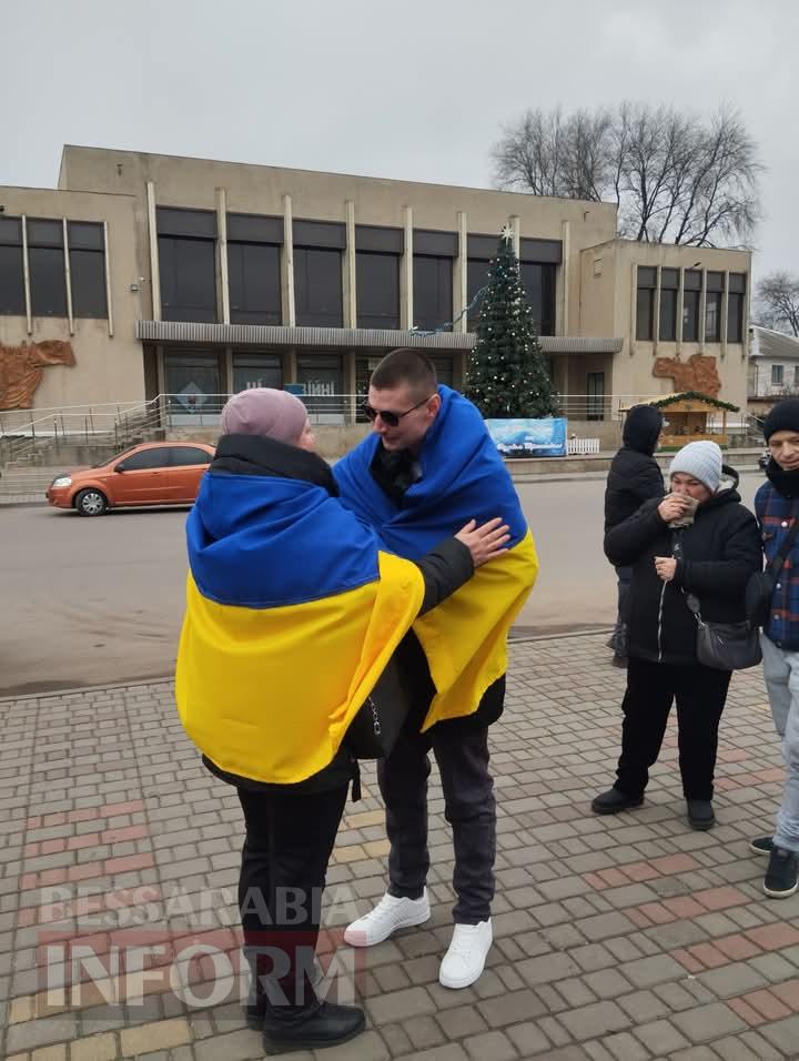 Передноворічне диво: до Татарбунарів повернувся військовий Владислав Бондар, якого росія засудила до 20 років тюрми