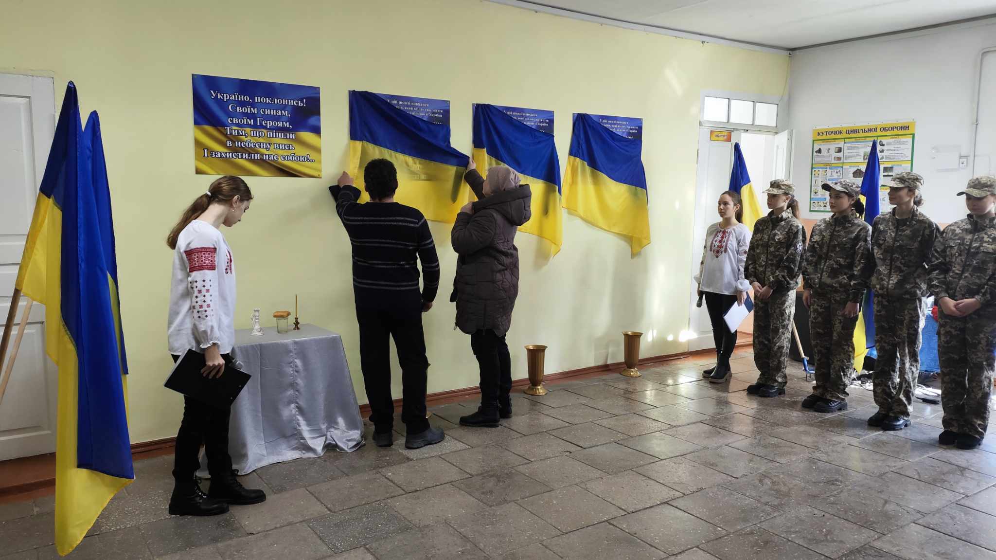 У навчальному закладі Мологівської громади вшанували пам’ять своїх випускників, які загинули за Україну, відкриттям меморіальних дошок