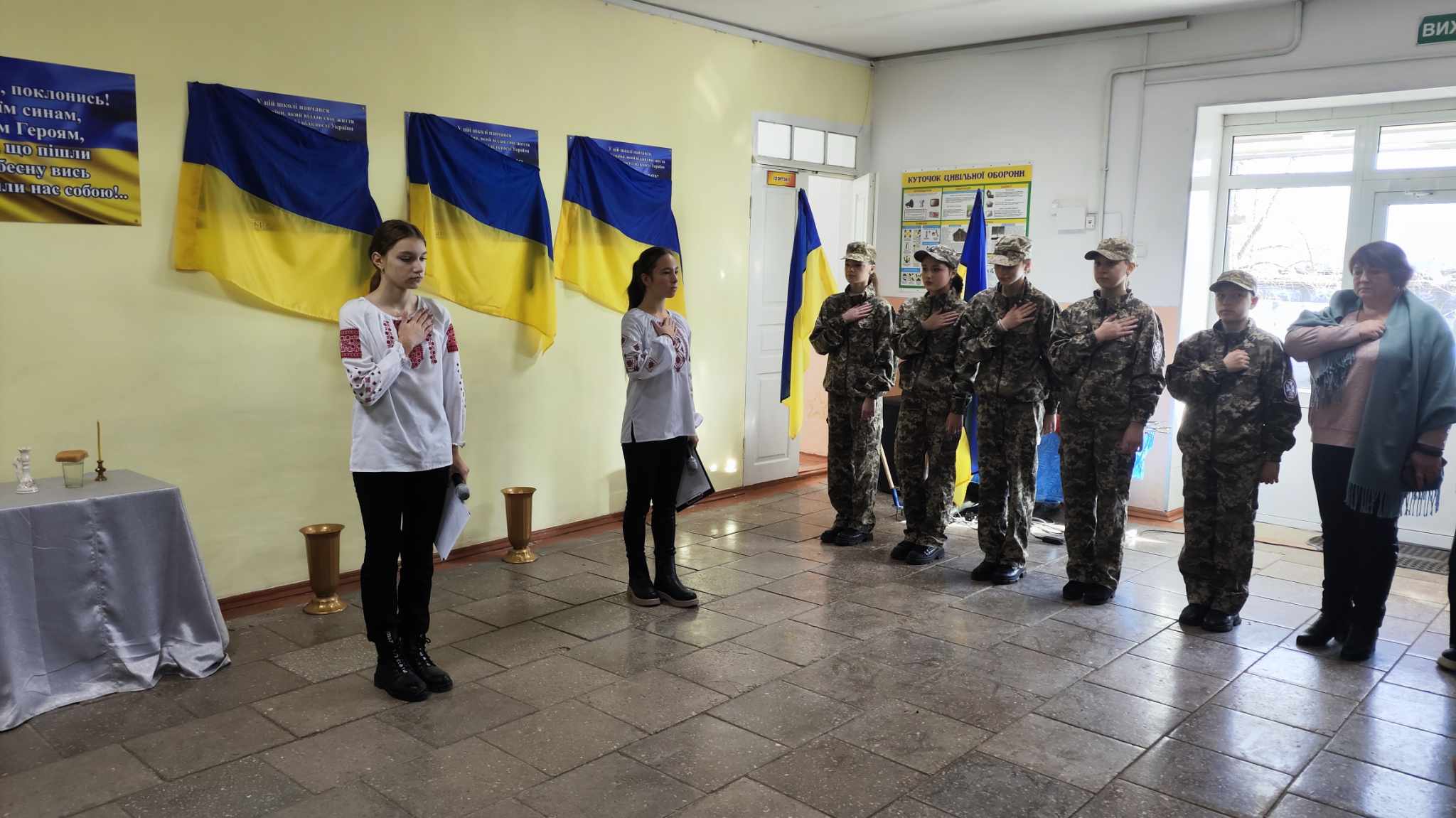 У навчальному закладі Мологівської громади вшанували пам’ять своїх випускників, які загинули за Україну, відкриттям меморіальних дошок