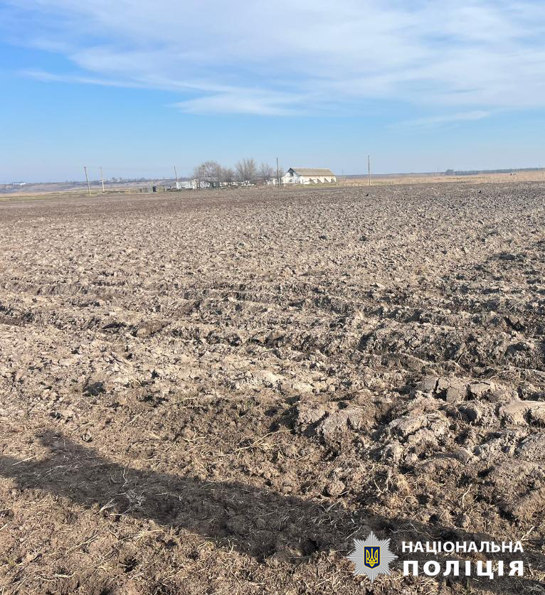 Житель Татарбунарської громади без дозволу зайнявся розорюванням земель в охоронній зоні: тепер відповідатиме перед законом