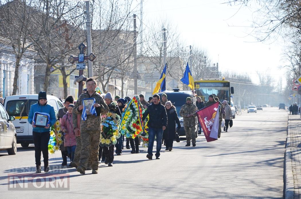 В Кілії з почестями провели загиблого на Курщині Леоніда Карастойку