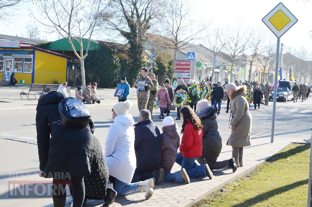 В Кілії з почестями провели загиблого на Курщині Леоніда Карастойку