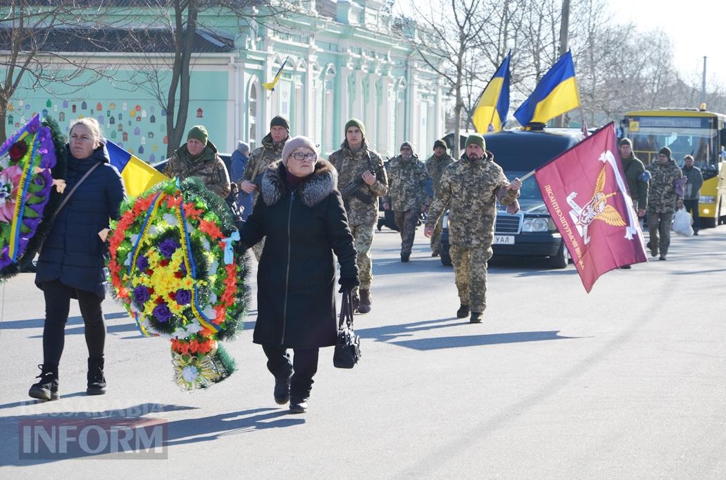 В Кілії з почестями провели загиблого на Курщині Леоніда Карастойку