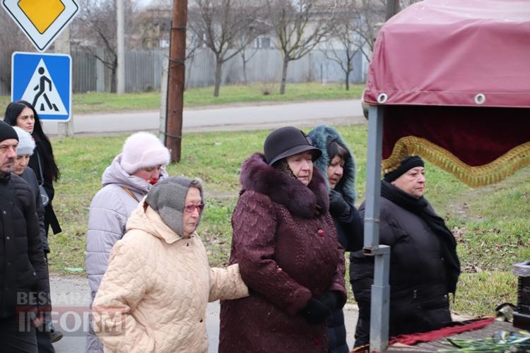 «Спасибі, ти був гарним сином»: в Болградській громаді провели в останню путь захисника Олександра Шамшуріна