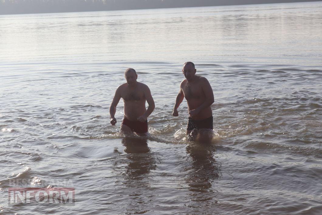 В Ізмаїлі на Водохреще в холодний Дунай більше пірнало чоловіків, ніж жінок