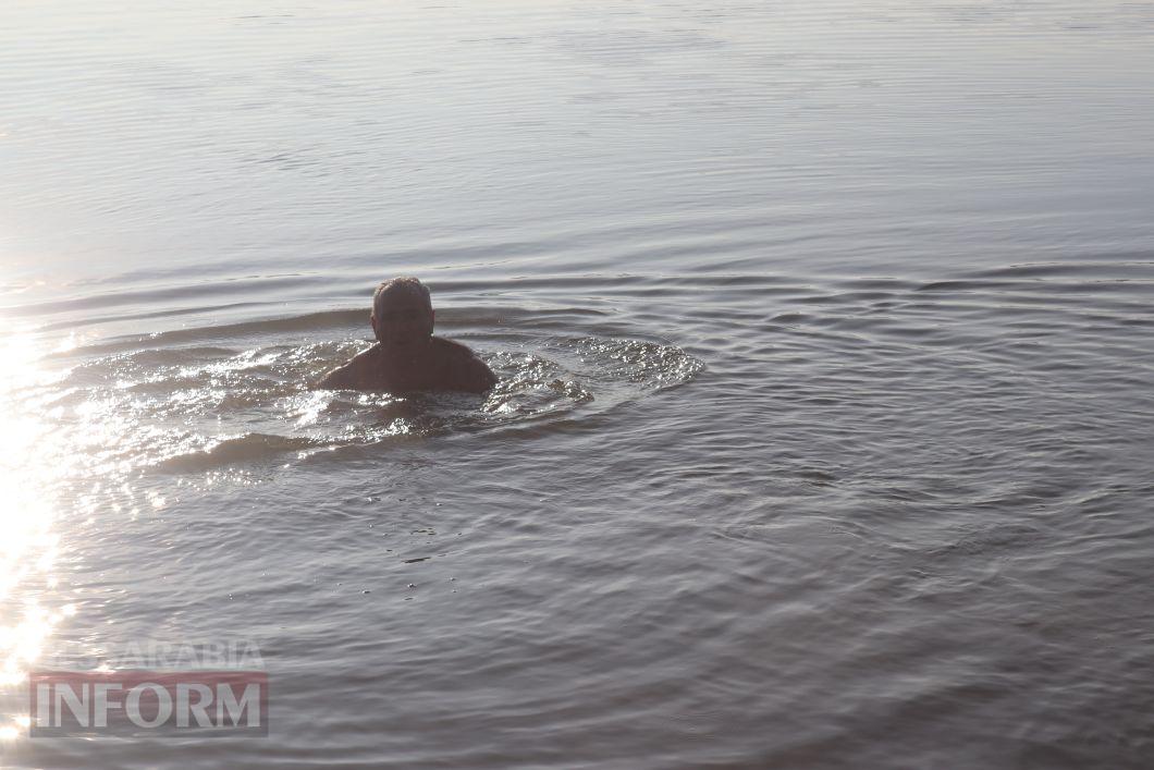 В Ізмаїлі на Водохреще в холодний Дунай більше пірнало чоловіків, ніж жінок