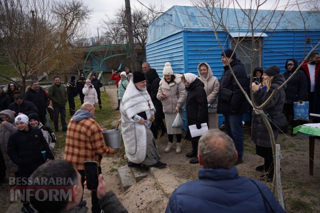 Аккерманці традиційно занурилися та залюбки поплавали на Водохреще у водах Дністровського лиману