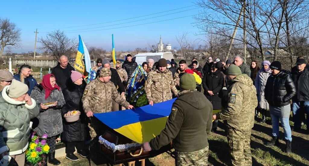 Мешканці Татарбунарської громади віддали останню шану молодому воїну