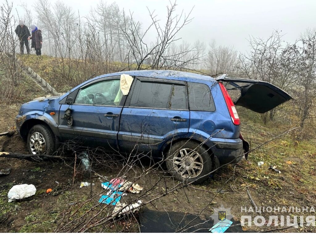 На Болградщині автівка злетіла у кювет: водійку у важкому стані госпіталізували