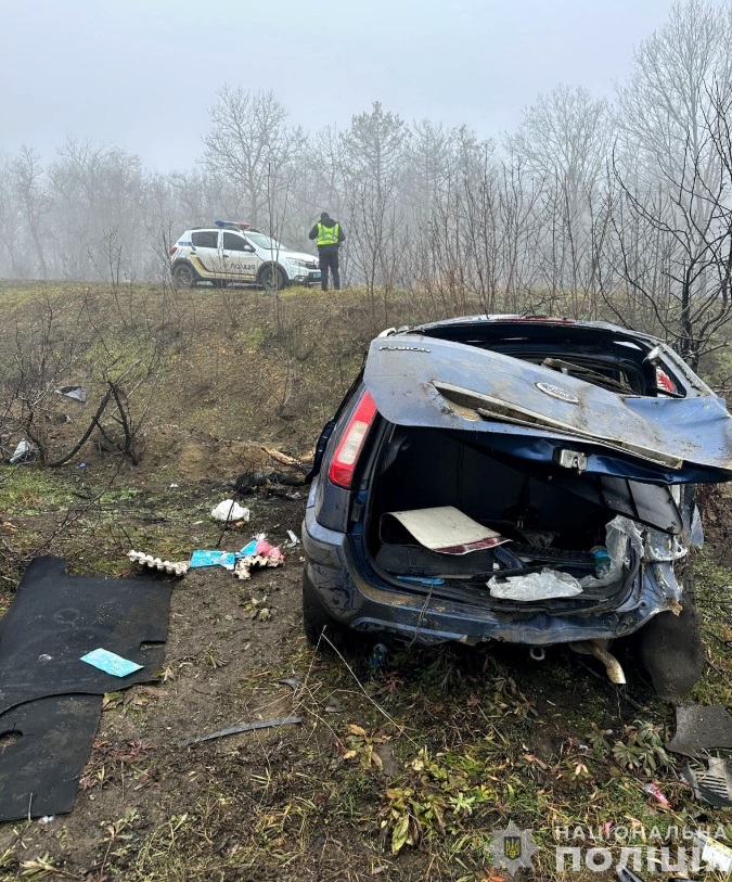 На Болградщині автівка злетіла у кювет: водійку у важкому стані госпіталізували