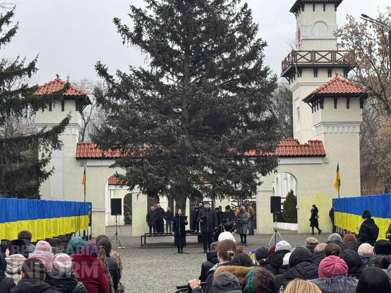 Портрети небесних Героїв зайняли гідне місце на центральній вулиці Арцизу