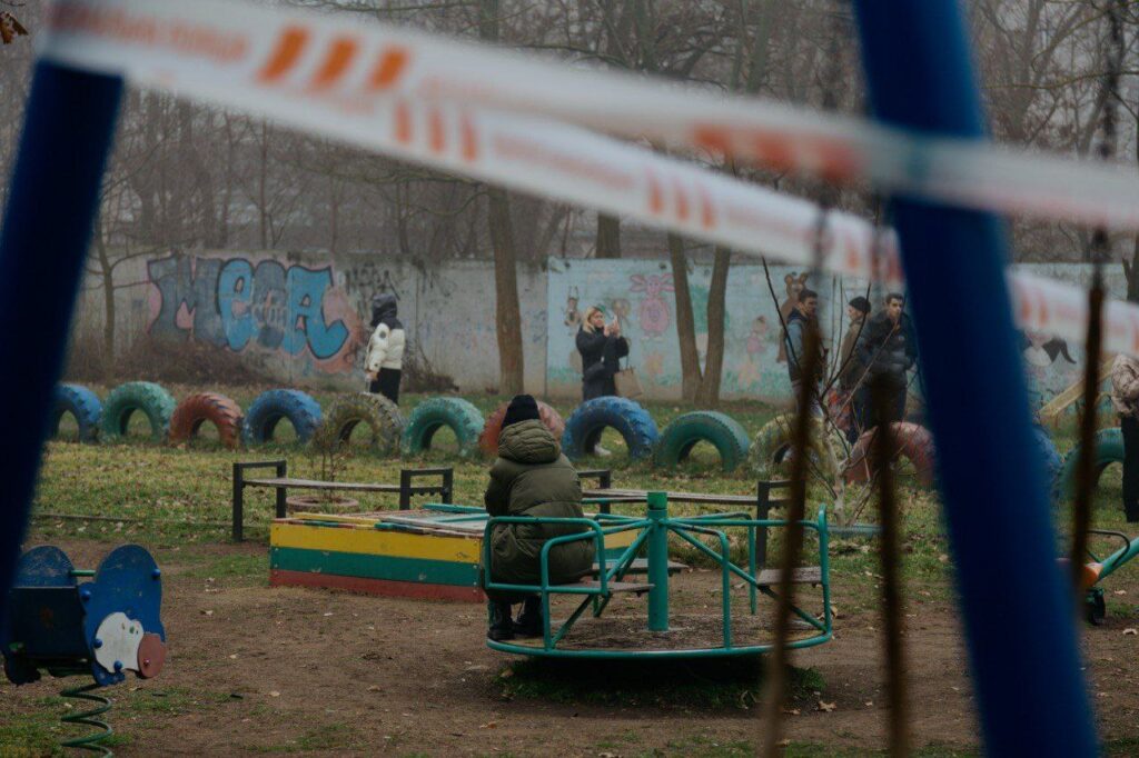 Пошкоджено понад 900 вікон у десяти будинках: в Одесі ліквідовують наслідки атаки шахедів