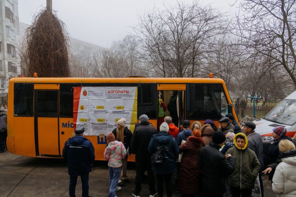 Пошкоджено понад 900 вікон у десяти будинках: в Одесі ліквідовують наслідки атаки шахедів