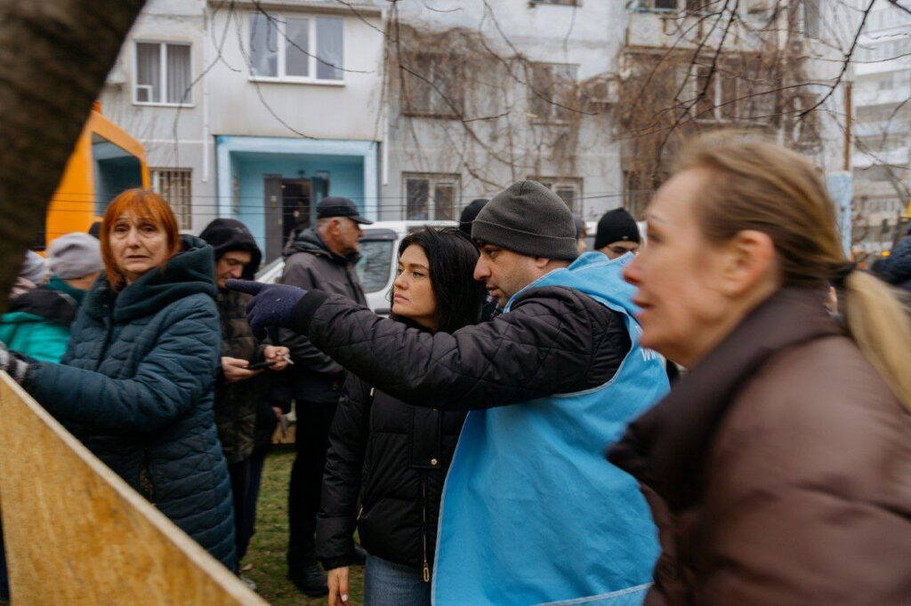 Пошкоджено понад 900 вікон у десяти будинках: в Одесі ліквідовують наслідки атаки шахедів