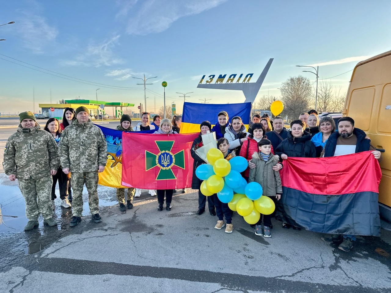 На Ізмаїльщину повернулися двоє захисників Зміїного, які майже три роки провели в російському полоні