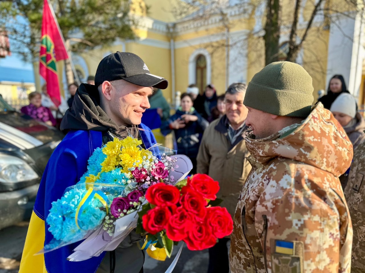 На Ізмаїльщину повернулися двоє захисників Зміїного, які майже три роки провели в російському полоні