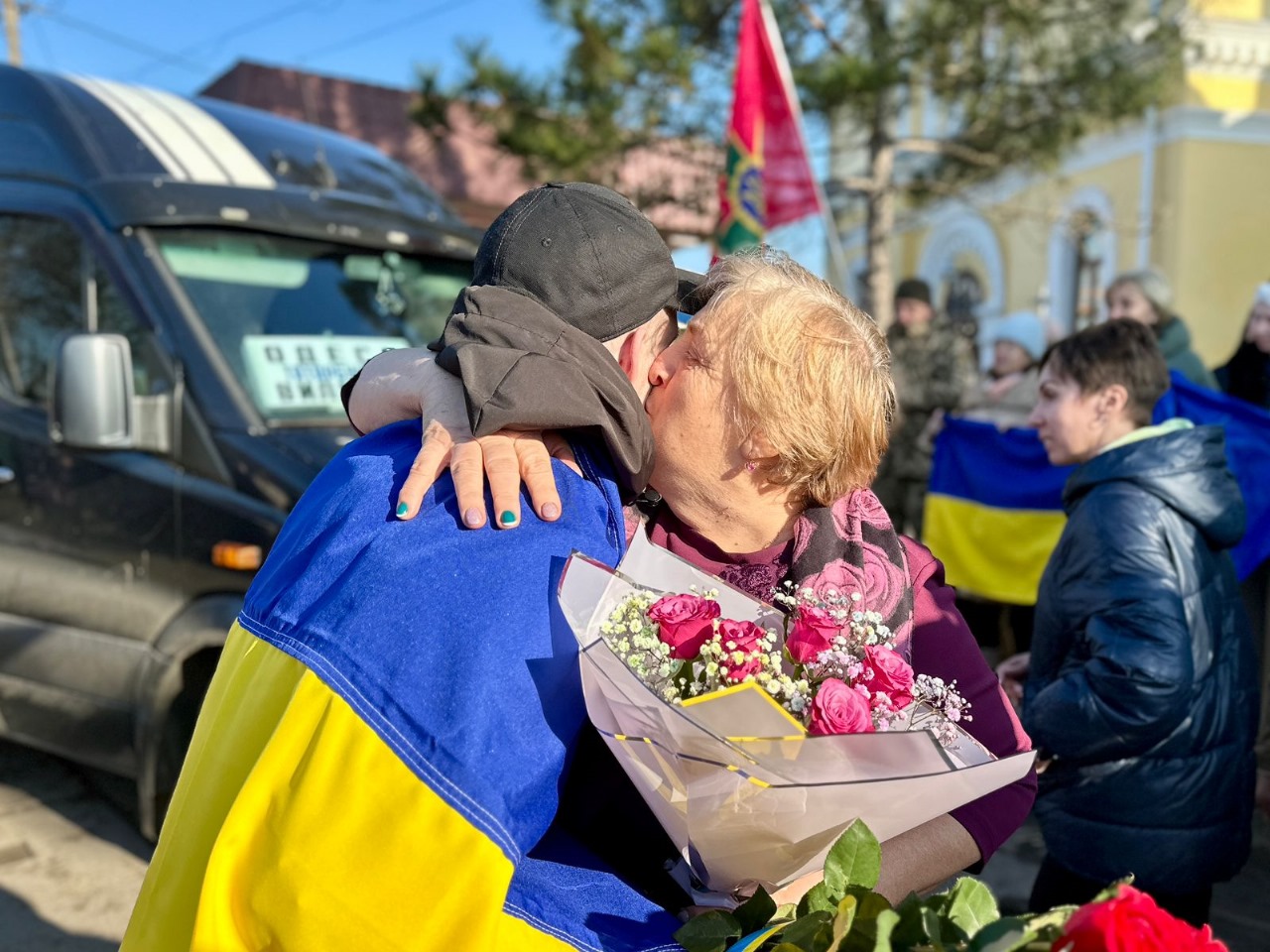 На Ізмаїльщину повернулися двоє захисників Зміїного, які майже три роки провели в російському полоні