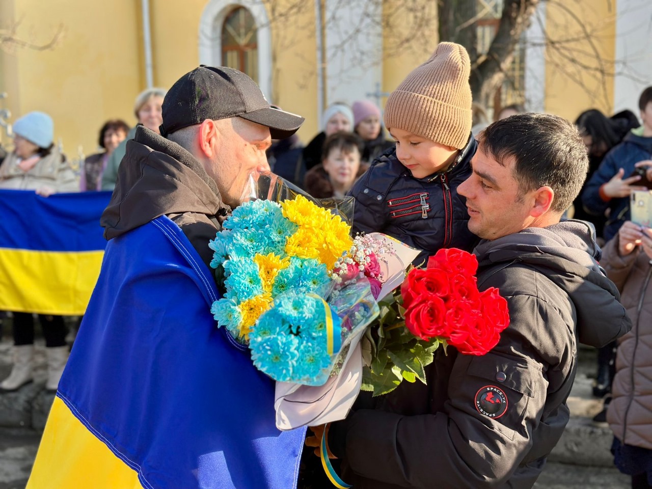 На Ізмаїльщину повернулися двоє захисників Зміїного, які майже три роки провели в російському полоні