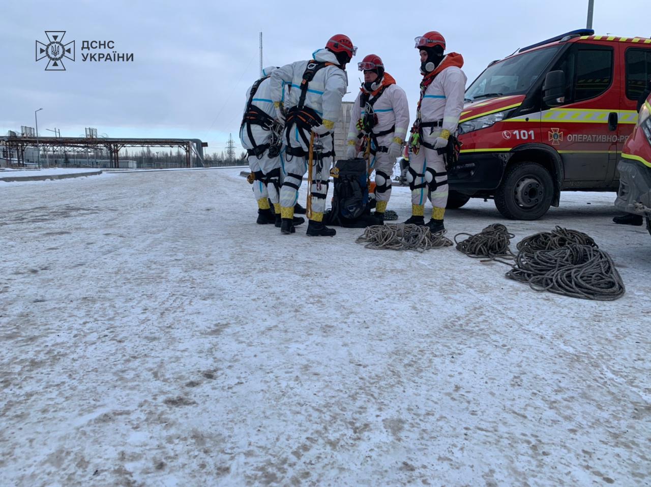 На Чорнобильській АЕС досі триває гасіння пожежі після атаки дрона