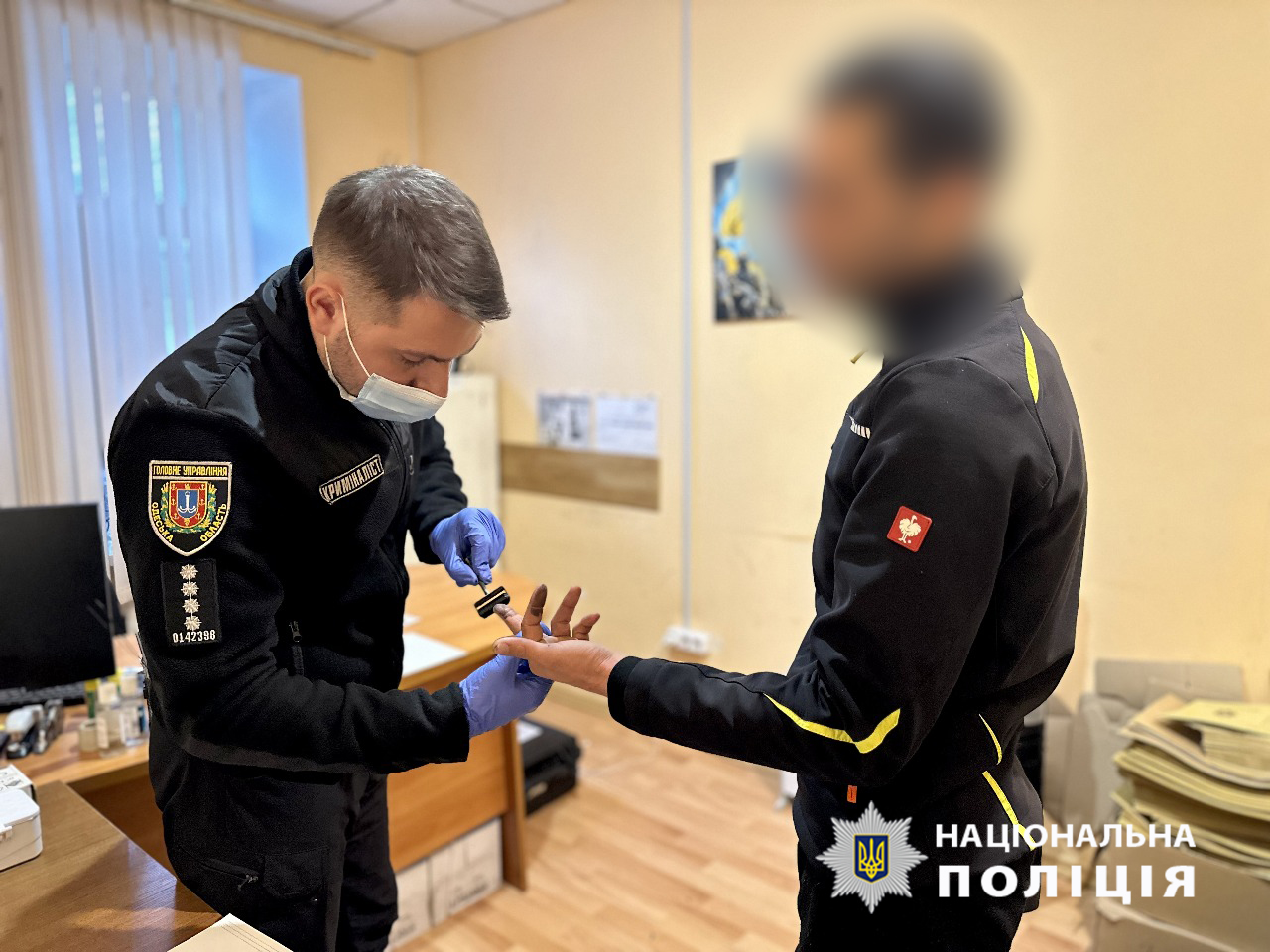 В Одесі житель Миколаєва підпалив кілька автівок у підземному паркінгу