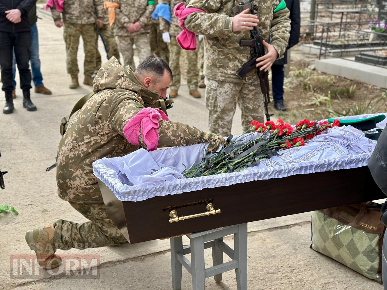 Ізмаїл попрощався із загиблим на Сумщині прикордонником Русланом Фокшеком