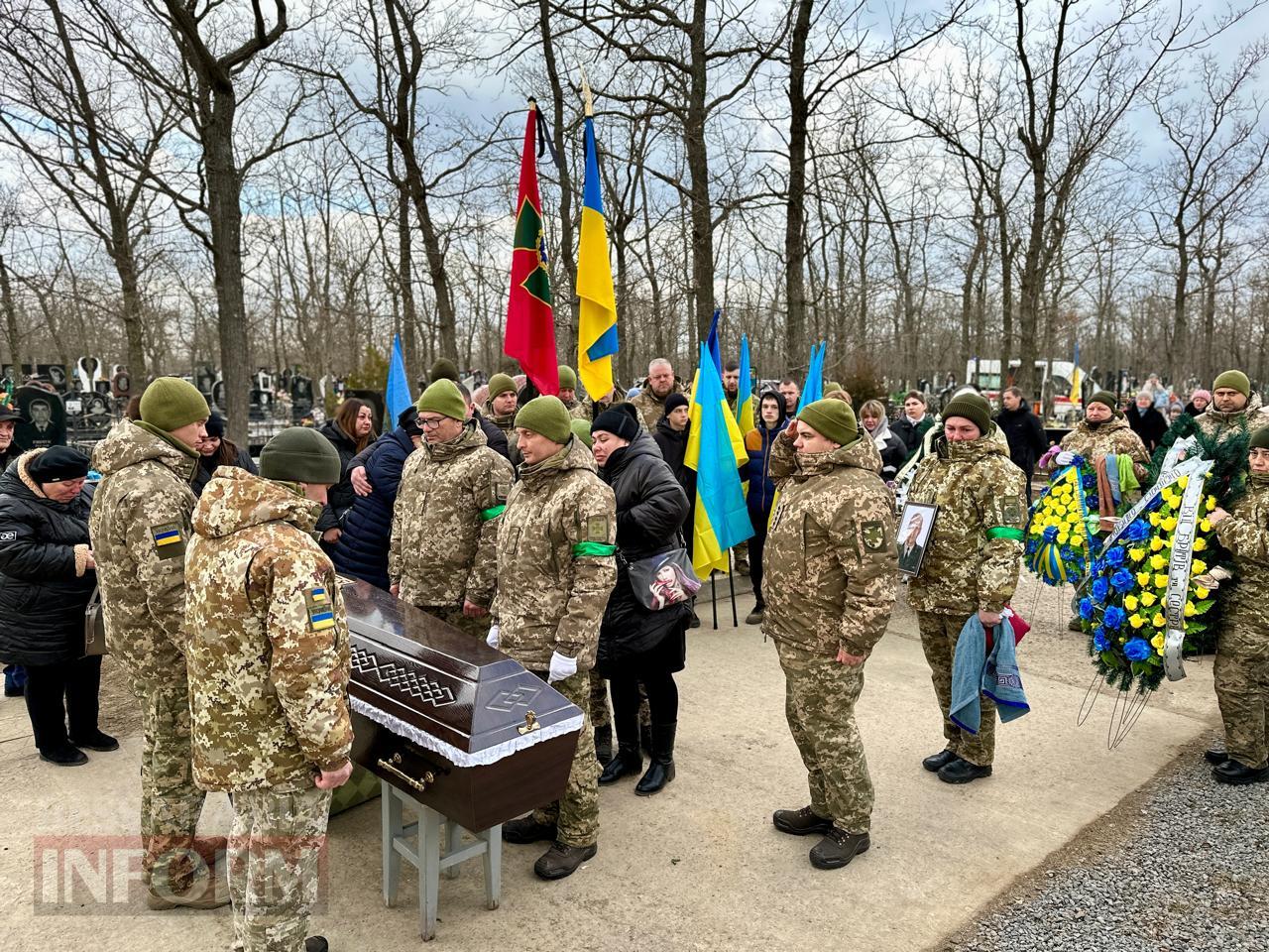 Ізмаїл попрощався із загиблим на Сумщині прикордонником Русланом Фокшеком