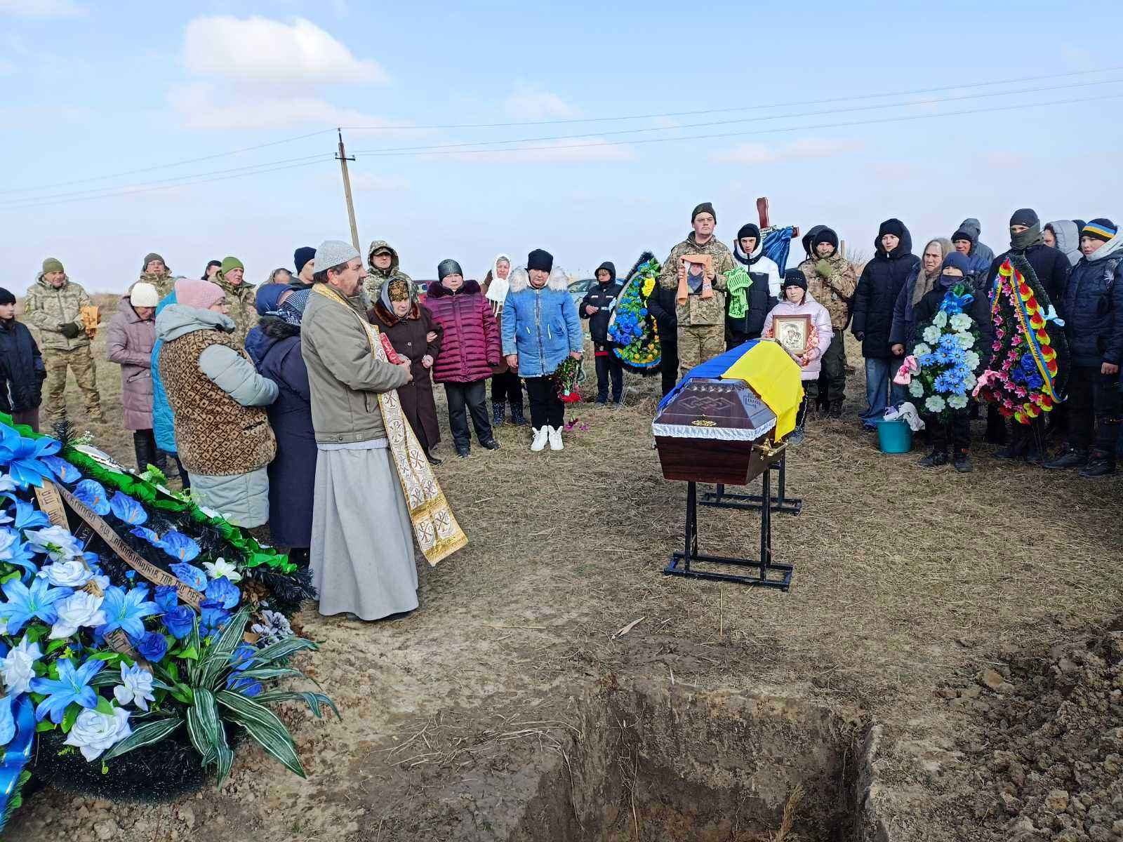 Кілійська громада провела в останню путь загиблого понад пів року тому Олега Абросімова