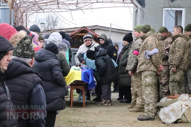 Болградська громада попрощалася з Героєм: в останню путь провели капітана Владислава Ільчука