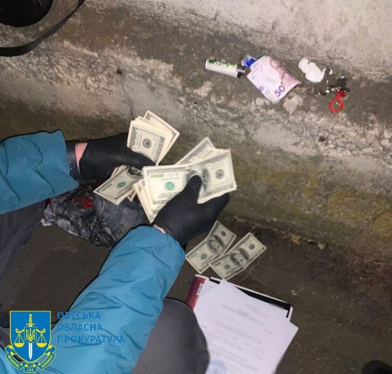 На Одещині судитимуть чотирьох злочинців, які під виглядом співробітників поліції та ТЦК вимагали в чоловіків гроші