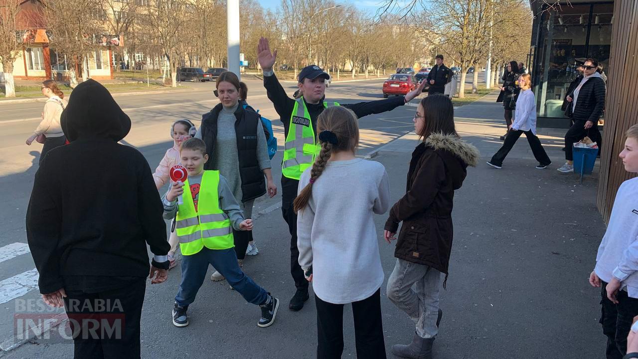 В Ізмаїлі водії зупинялися перед групою дітей на дорозі: подробиці