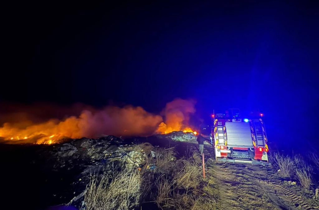 На Білгород-Дністровщині через підпал сталася масштабна пожежа: з вогнем боролися три рятувальні відділення