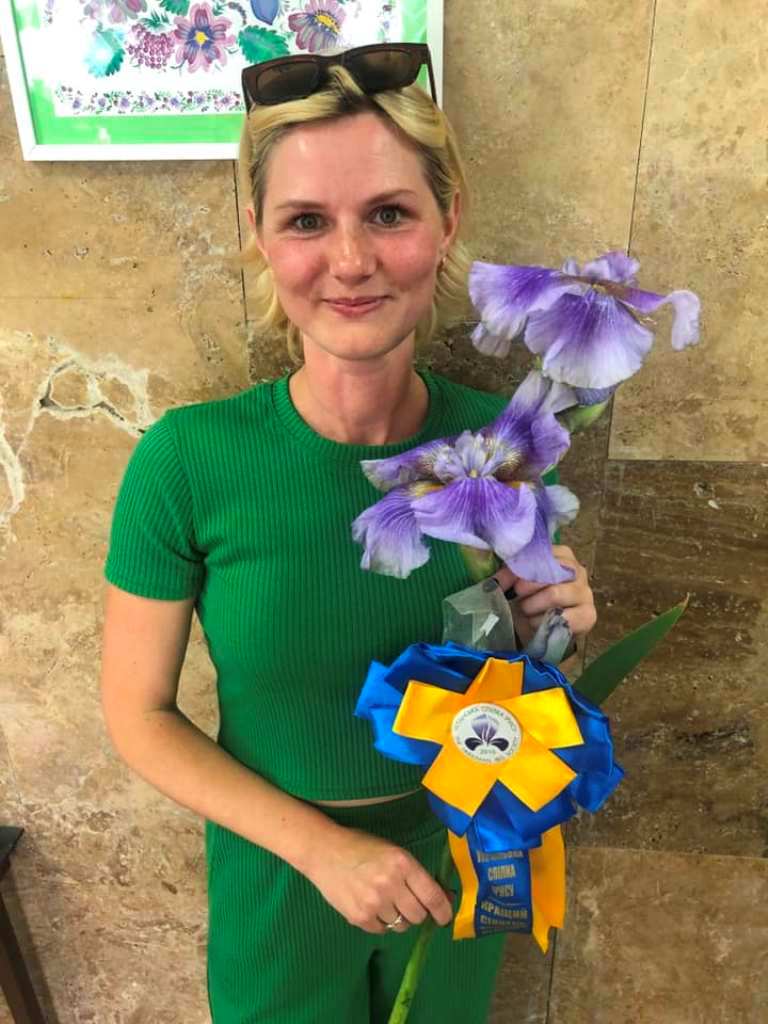 Плантація ірисів та власні сорти-чемпіони - як уродженка Кілійської громади перетворила хобі на справу життя