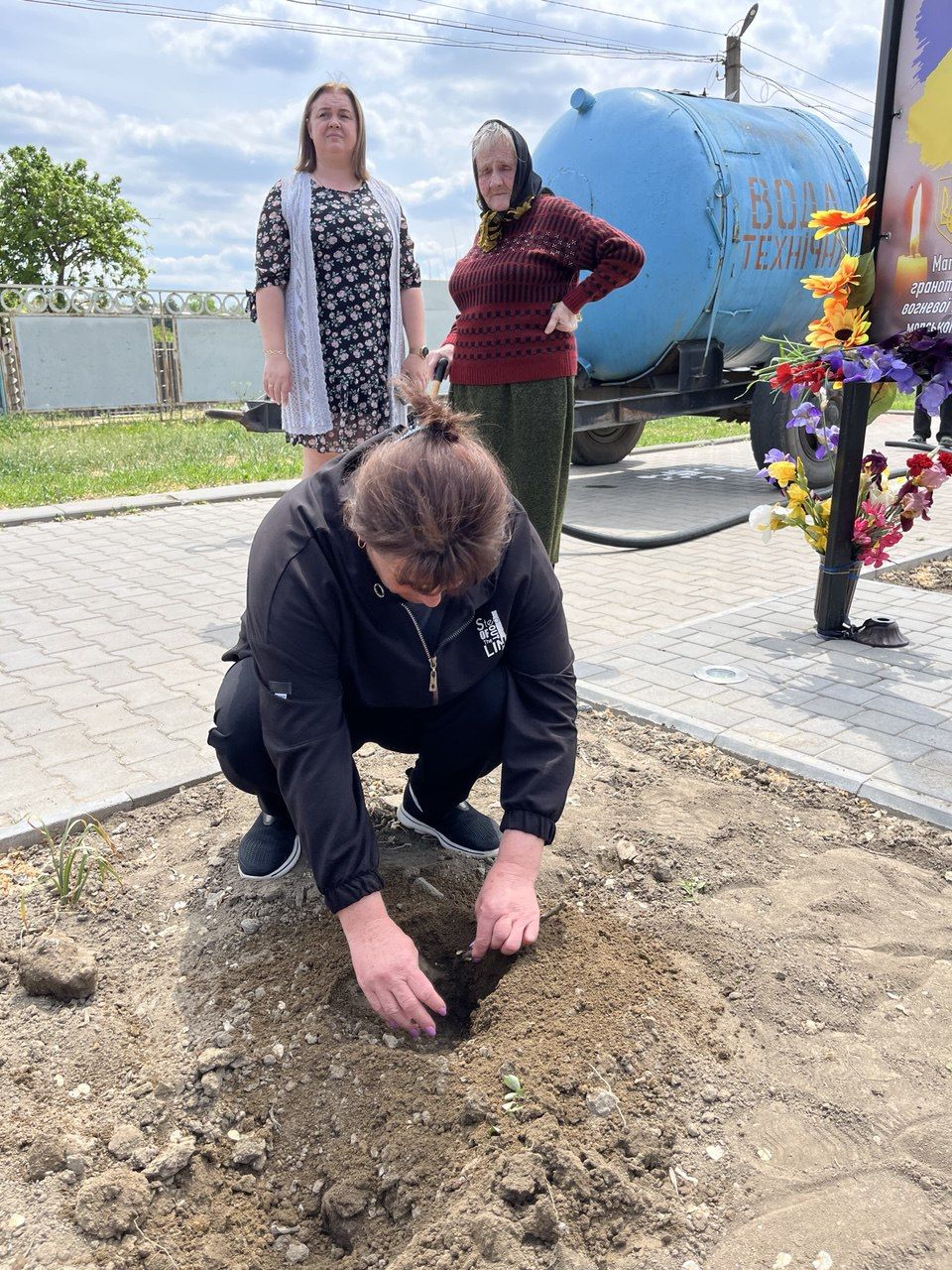 У селищі Ізмаїльського району заквітчали Алею пам’яті