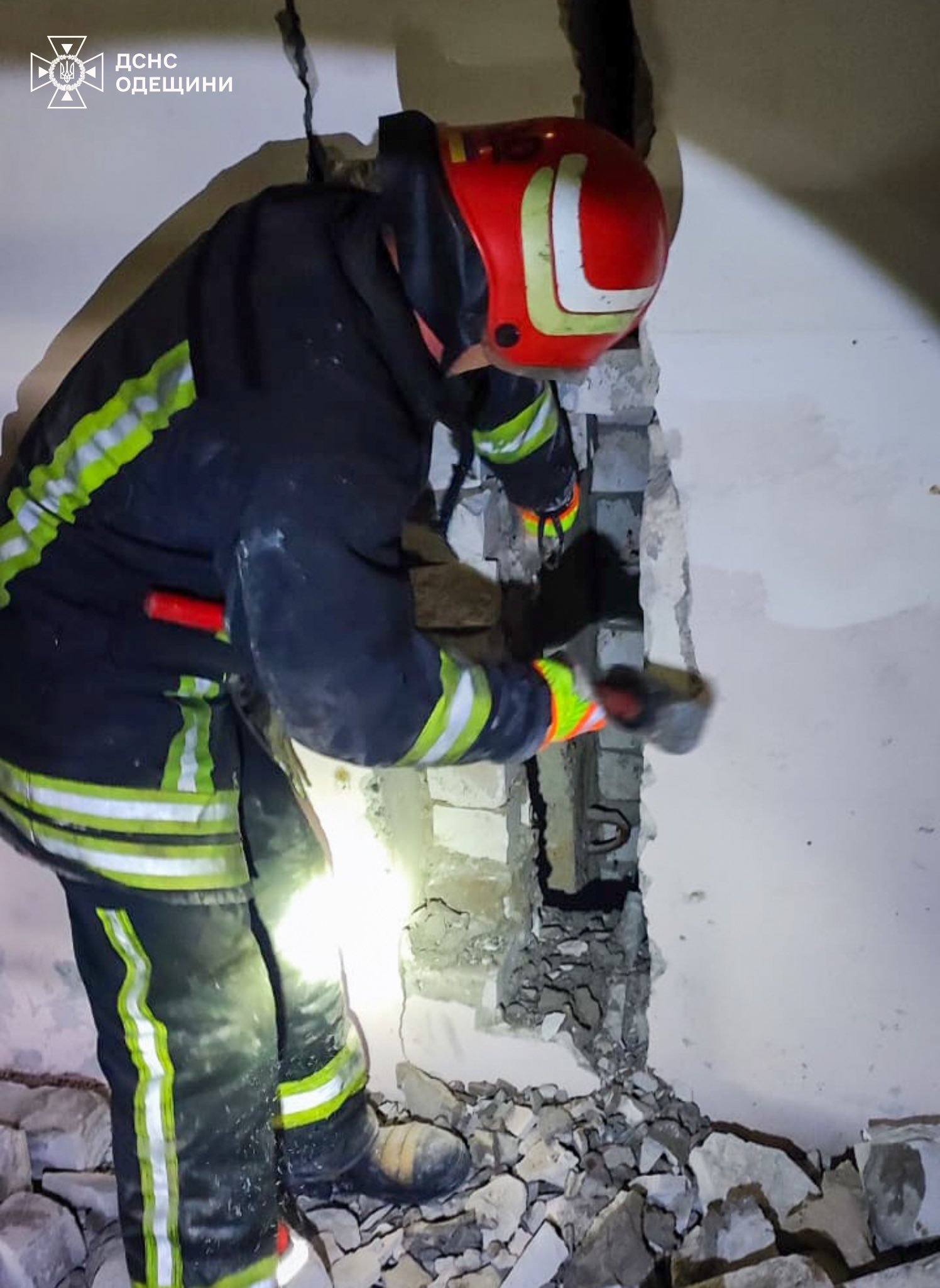 На Одещині співробітники ДСНС врятували кошеня та маленького хлопчика