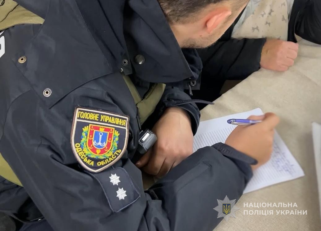 На Одещині на лаві підсудних опинився чоловік, який з рушниці стріляв у кафе та травмував чотирьох людей