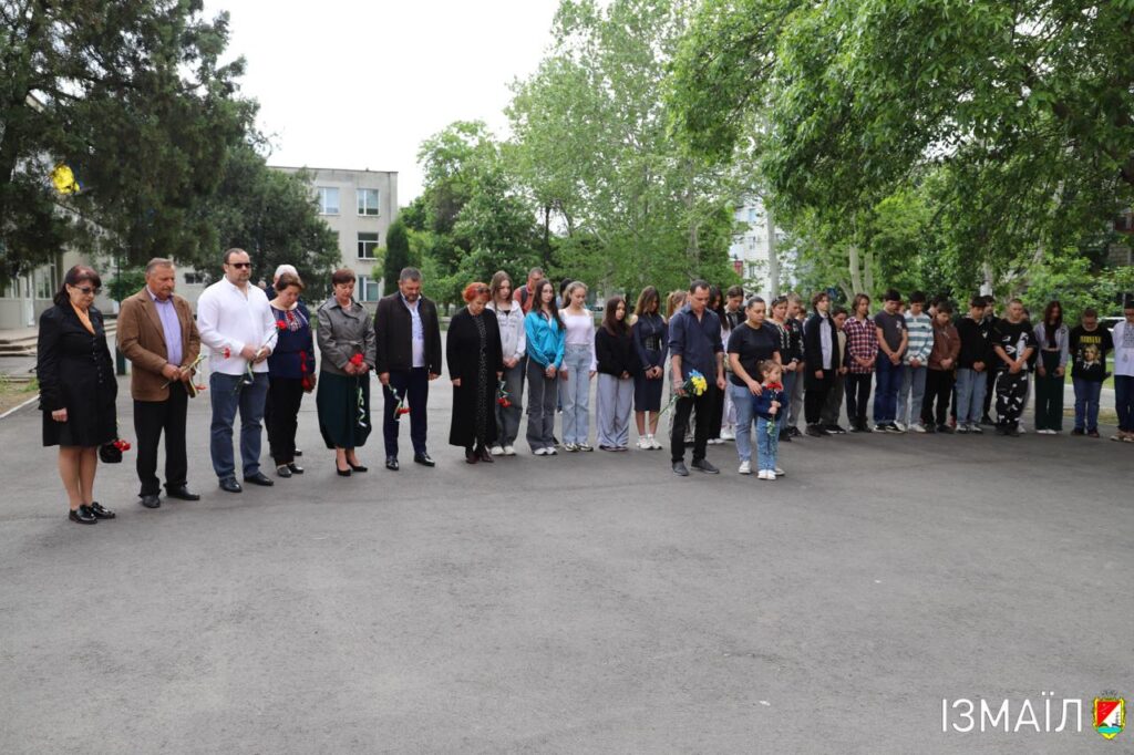 В ізмаїльській гімназії увічнили пам'ять стрільця-снайпера Валерія Кидика
