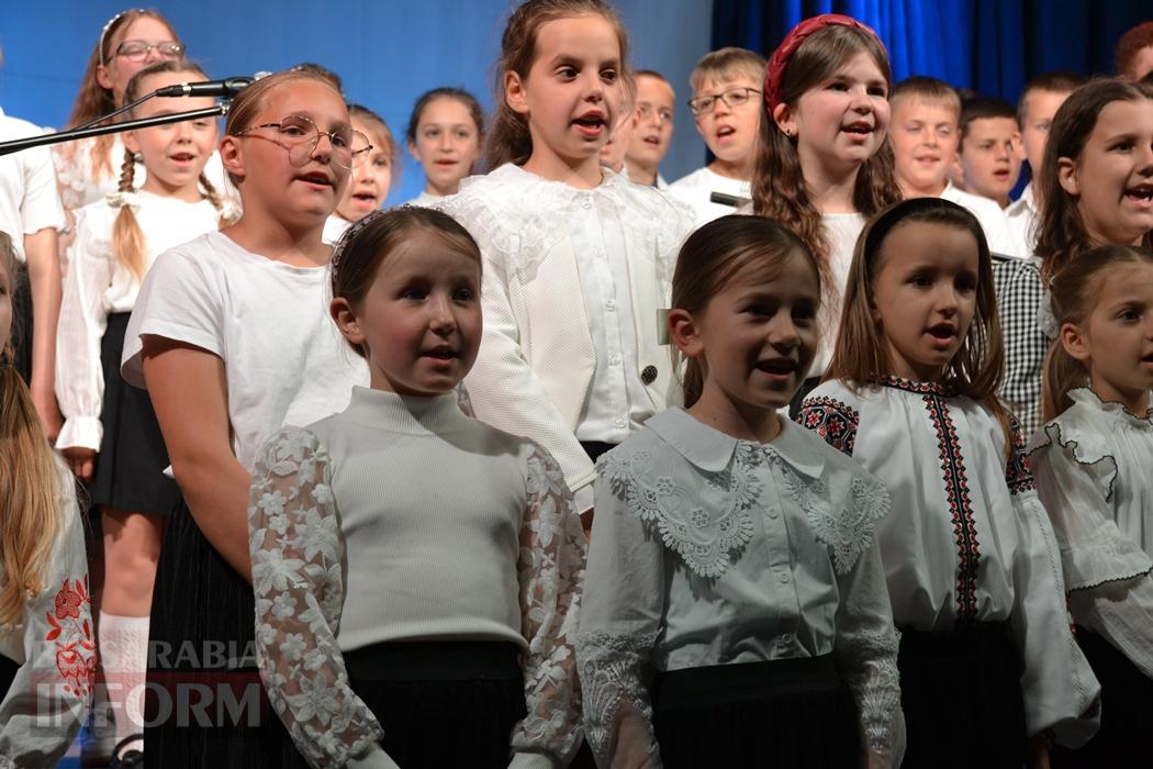 В Кілії об'єднали святкування Дня вишиванки та Дня сім'ї - великий фоторепортаж