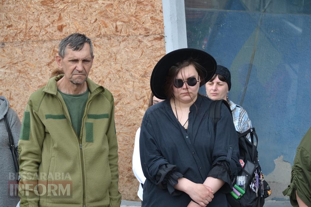 "Своїм полум'ям врятувала життя багатьох військових": у Кілії простилися із відомою волонтеркою