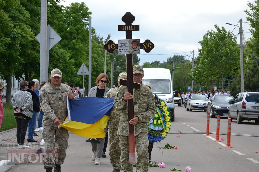 "Своїм полум'ям врятувала життя багатьох військових": у Кілії простилися із відомою волонтеркою