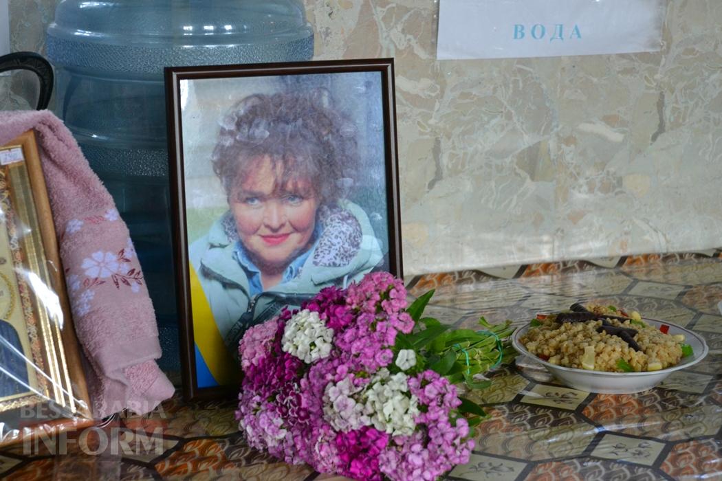 "Своїм полум'ям врятувала життя багатьох військових": у Кілії простилися із відомою волонтеркою
