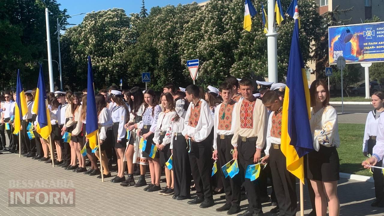 В Ізмаїлі День Вишиванки відзначили ланцюгом єдності